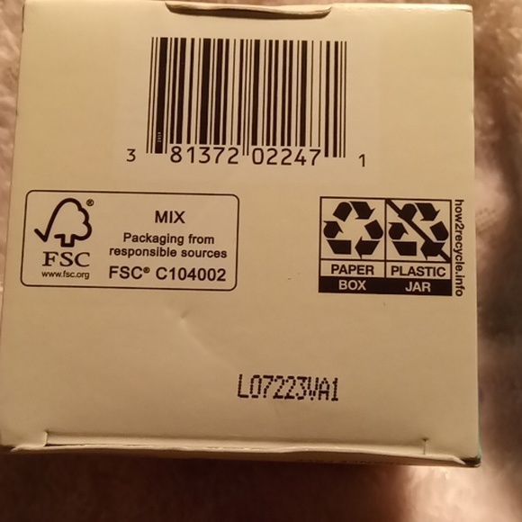 AVEENO CALM+RESTORE DUO REDNESS RELIEF CLEANSER & MOISTURIZER - Picture 4 of 5